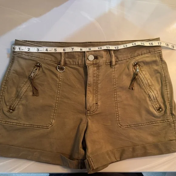 White House Black Market Tan Cargo Shorts Relaxed Fit - Picture 8 of 15